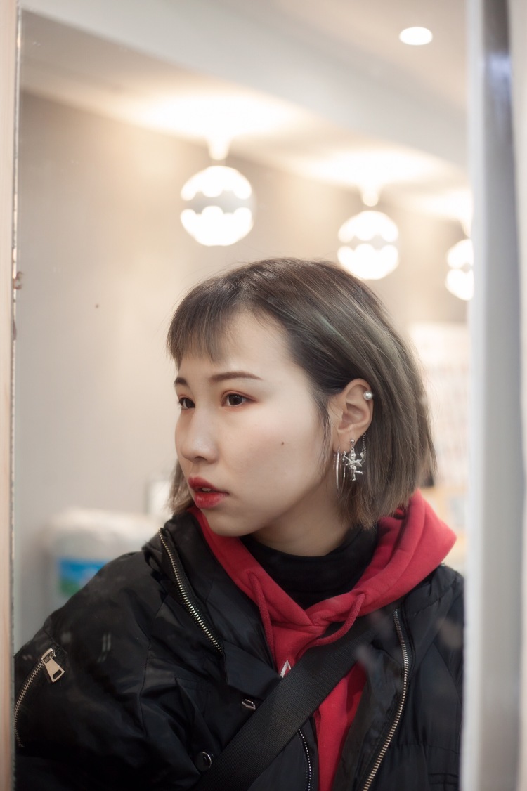 蓝蓝-湖北省·荆州市·沙市区--在校大学生一名~拥有摄影师男友 可以日常给我拍拍拍 所以美美的照片不是问题!
并且自己也有单反照相机 会p图 会拍照 能酷能笑!!各种风格随意切换~
相信我的请联系我啦?