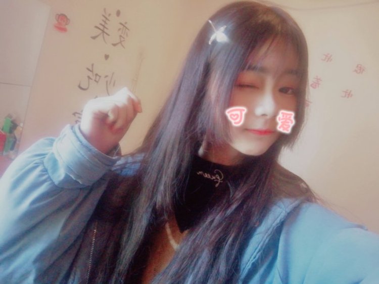 卿研-四川省·成都市·龙泉驿区--今天去买衣服拍的照片嘿嘿嘿