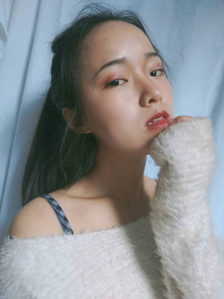 雪儿(觉觉)-广西壮族自治区·桂林市·灵川县--本人是业余拍照爱好者,也做过网拍,也认真对待每一次拍照机会,图中的鞋子也是我做网拍时拍的