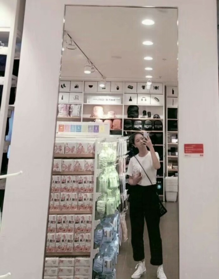 微凉的你-广西壮族自治区·南宁市·西乡塘区--在线接单,风格多变