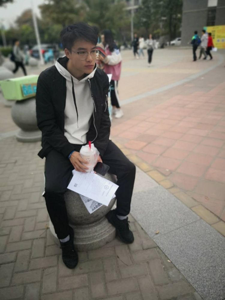 Christopher-河南省·郑州市·金水区--身高181cm
体重70kg