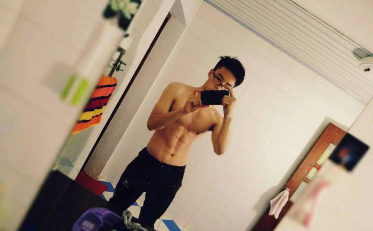 Christopher-河南省·郑州市·金水区--身高181cm
体重70kg