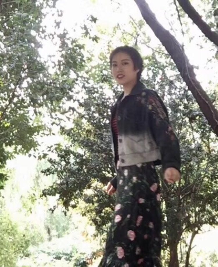 鲁智深-江苏省·南京市·鼓楼区--想找个拍照的兼职工作,暗黑,复古,土酷少女,中性风都行