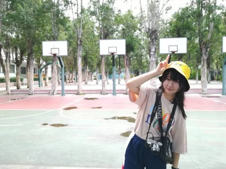 一条咸鱼?-广东省·江门市·新会区--圆脸少女,身高163cm,体重46kg
喜欢拍照