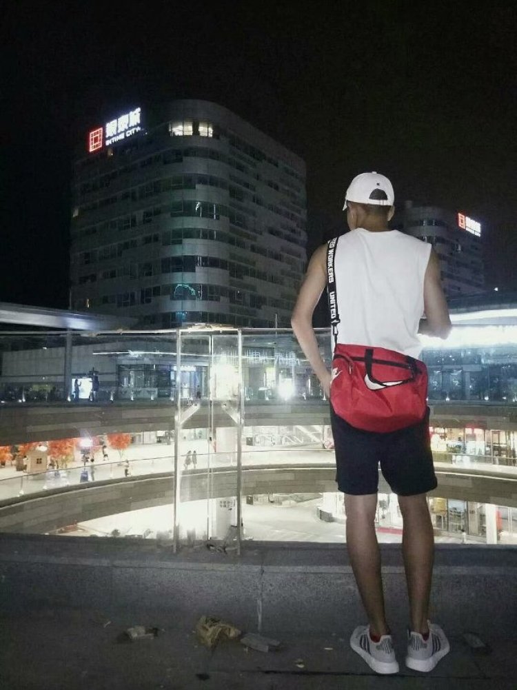 王金章-浙江省·台州市·临海市--身高180 体重134在线接单服饰搭配最合胃口