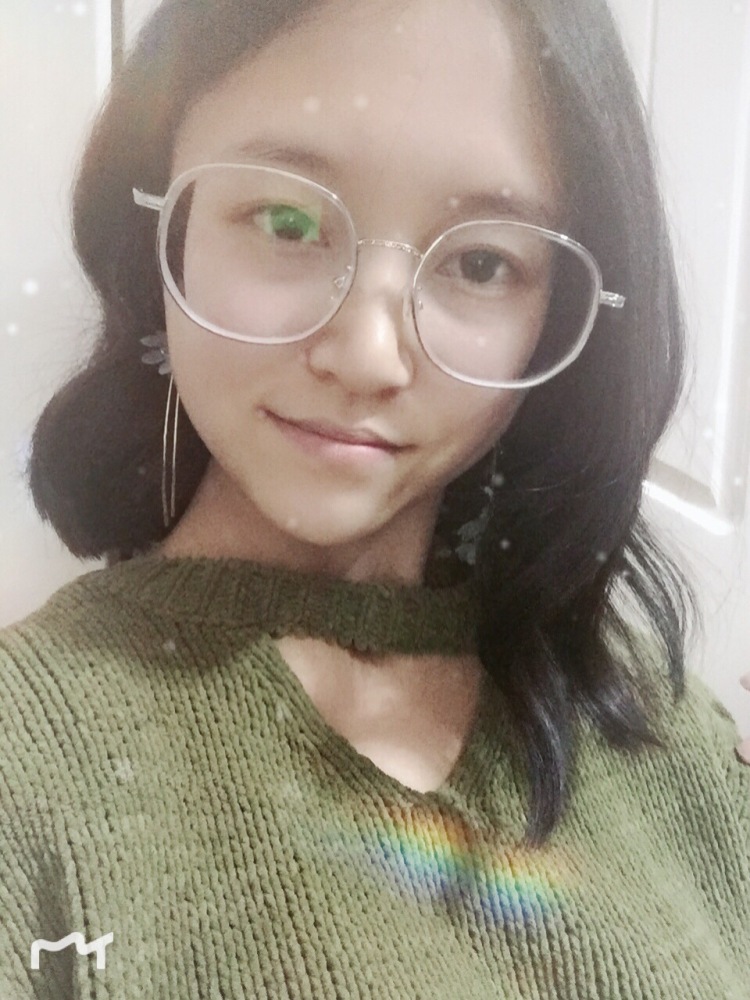 陪伴-河南省·郑州市·二七区--有些是以前的全身照 现在是齐肩发 中分比较多 可卷可直 风格多变 24岁 身高160体重90斤 素颜轻度美颜 可以化妆