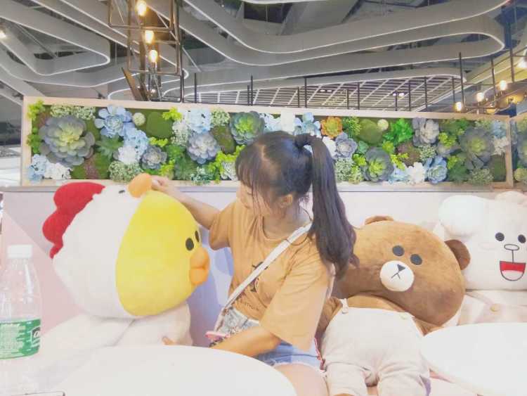 小桃希-湖南省·邵阳市·邵东县--快手粉丝7百多,在校学生,希望接一些网拍做兼职