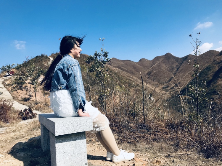小桃希-湖南省·邵阳市·邵东县--快手粉丝7百多,在校学生,希望接一些网拍做兼职