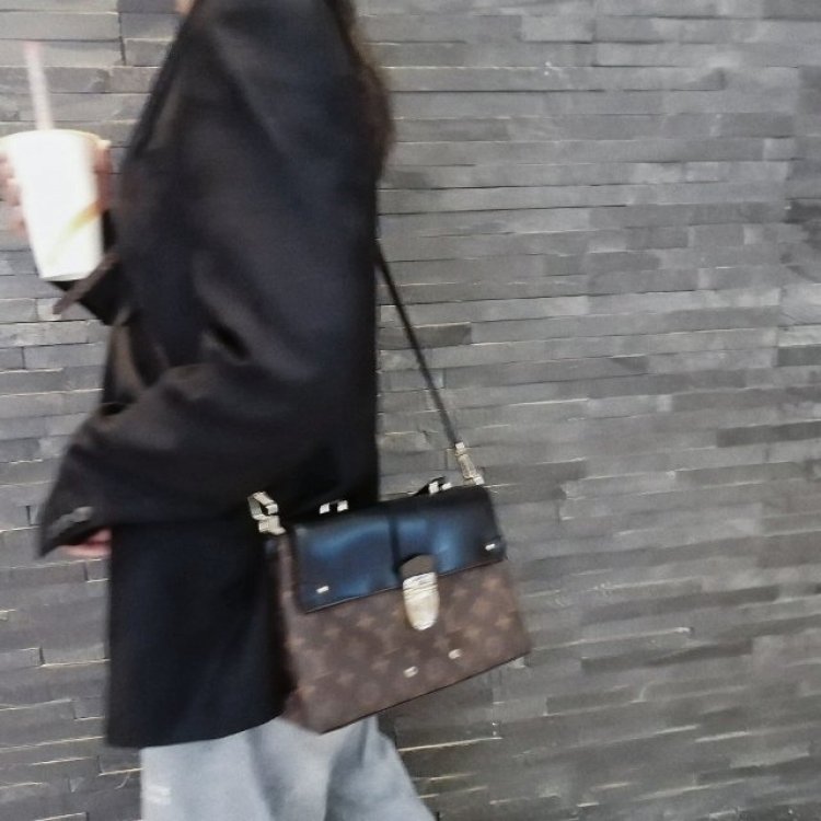Vibe-安徽省·芜湖市·鸠江区--会拍照,会P图,会调色,什么风格都可以,可接买家秀,网拍,寄拍等但是不露脸