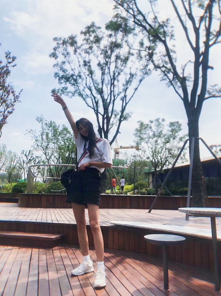 乐多-河南省·郑州市·金水区-抖音 微博 *** 朋友圈-喜欢摄影 化妆 美图  喜欢拍摄短视频  
喜欢服装   会写文案 
身高171  体重53  
平台有:抖音  微博  ***  朋友圈等
