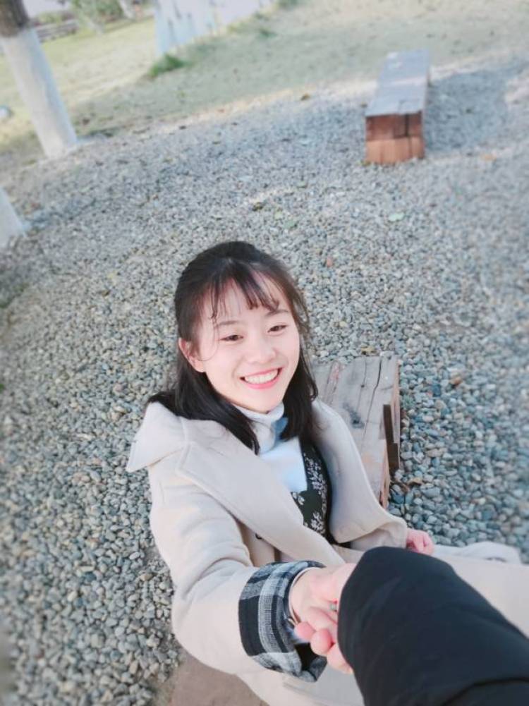 小杨同学啊_-四川省·成都市·简阳市-抖音 微博 *** 快手-157cm 41kg爱好摄影 可接受各种风格(汉服 学院风 冷酷 可爱甜美风等都可) 可盐可甜 买家秀 产品开箱测评等都可以 接过买家秀的单 拍过护肤品视频等 有单就接 价格都可 谢谢啦❤