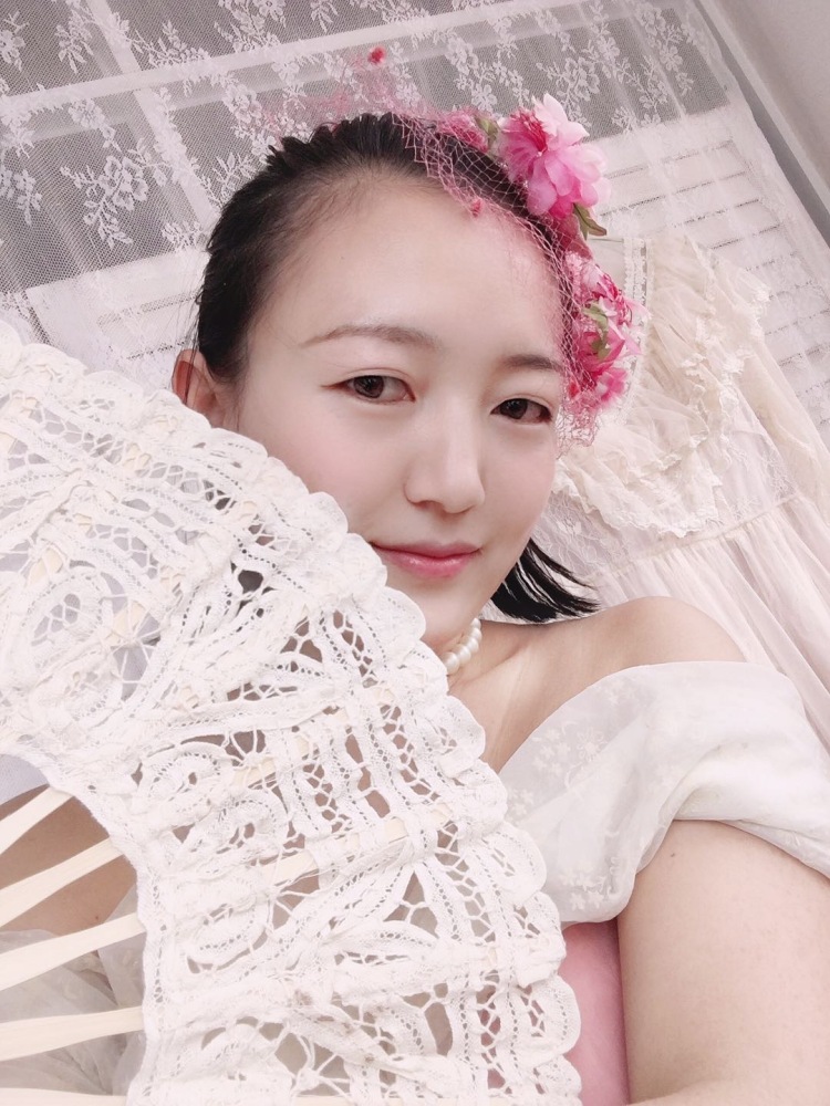 李兴蓉的Vintage-云南省·昆明市·西山区--喜欢摄影,会ps,喜欢少女风格的作品,希望生活也是满满的粉色