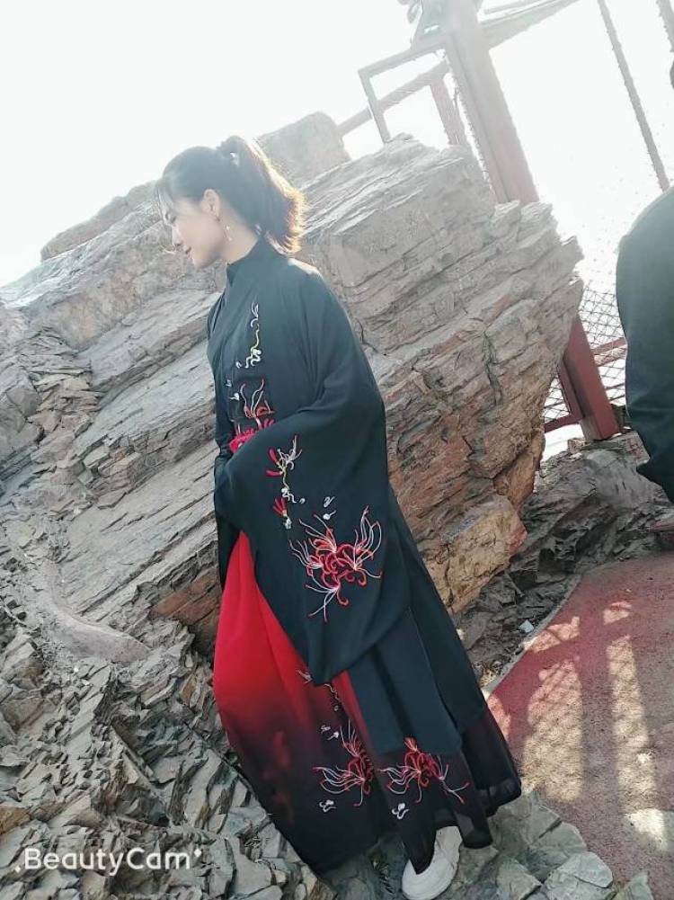 往后余生-陕西省·西安市·鄠邑区-抖音,快手-喜欢拍照,玩抖音和快手,粉丝不多,衣服,包包,鞋子,都可以拍买家秀,以前做过淘宝兼职
