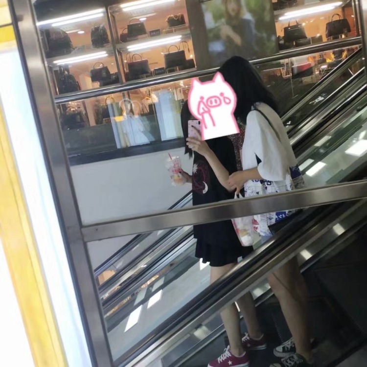 i-湖北省·武汉市·江岸区-快手-买家秀 我贼会拍照和p图还有写文案 销售量蹭蹭的 嘻嘻~