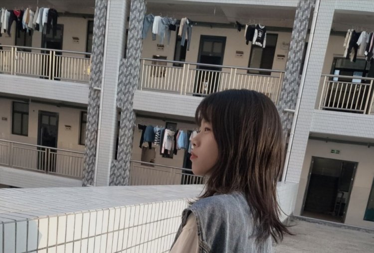 失火.-湖南省·衡阳市·衡东县-快手-接测评,安利,拍照技术可以,会p图
在快手上活跃较高,抖音,***也玩。
粉丝不多,但有上升空间