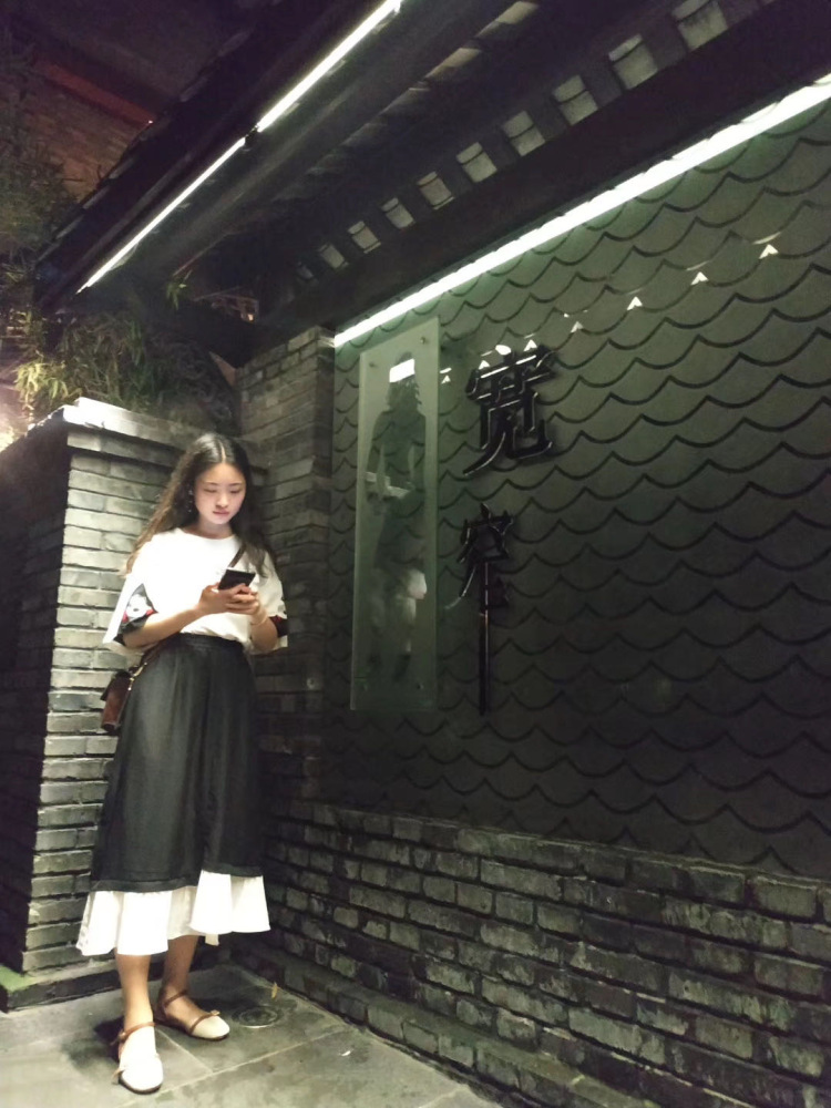AA🦄陌小曼-河南省·郑州市·金水区-抖音 微博-本人会P图 制作小视频 会玩抖音 微博等APP 非常希望可以帮助你拍买家秀