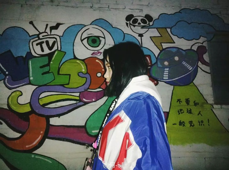 小何meijin🦋-云南省·昆明市·五华区-微博 1500-可寄拍 特别喜欢拍照 什么风格都可以 会拍照p图 摆拍 街拍 请打开看9图