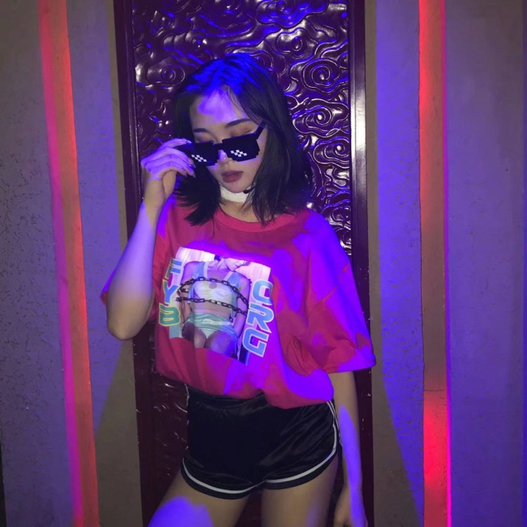 小何meijin🦋-云南省·昆明市·五华区-微博 1500-可寄拍 特别喜欢拍照 什么风格都可以 会拍照p图 摆拍 街拍 请打开看9图