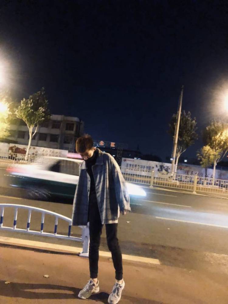 las-辽宁省·盘锦市·兴隆台区-抖音,快手-刚毕业没多久的学生
平时就刷刷快手、抖音之类的
粉丝300多个不总发作品
想当个拍版不知道自己有没有这个能力,也不知道什么渠道可以当,偶然听说这个程序可以,我就想来试一试