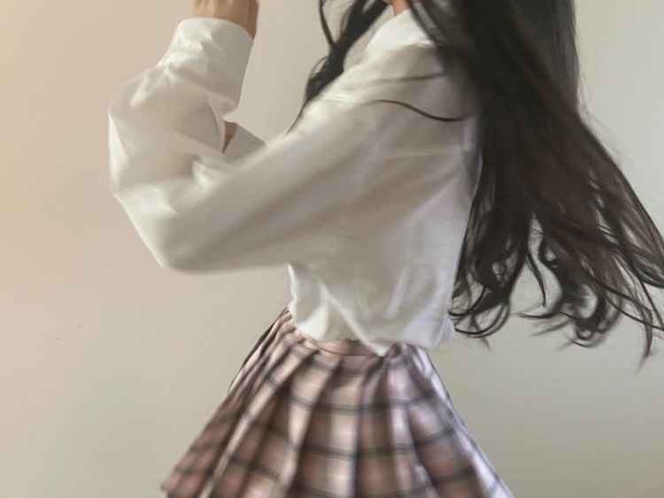 逗逗不吃糖-河北省·邢台市·桥西区--学生党一名 162身高,80斤。会拍照,可盐可甜 ,腿细会跳舞会唱歌