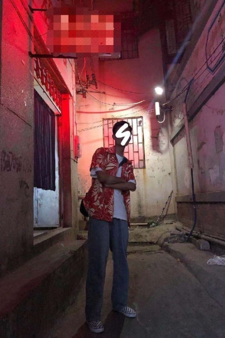 宇.-云南省·昆明市·官渡区-快手、朋友圈、-风格擅长复古文艺风会淘宝商品拍摄会一点点电子商务,其他风格也可接受。
