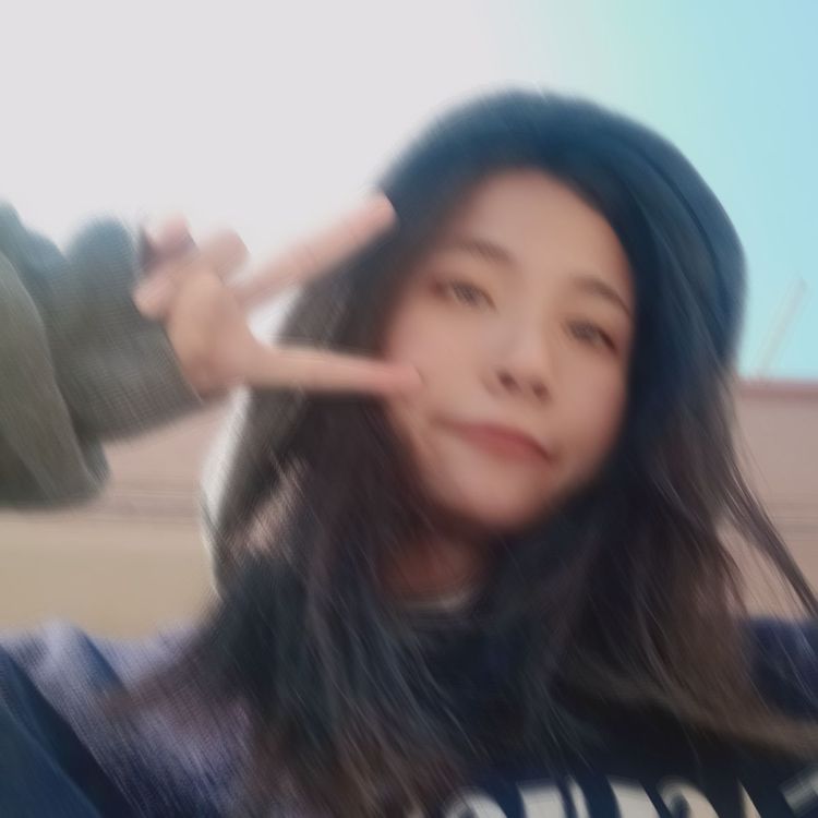 Carina.-广东省·清远市·英德市-朋友圈-一名高中生身高158,体重90,会拍照 会P图体育特长生,会唱歌,自拍技术可以,主要是瘦,可接拍衣服之类的东西,可送东西寄拍