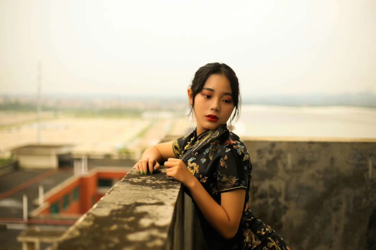 呃-广东省·广州市·增城区-抖音100-我是来自18线公司的练习生，舞蹈特长生，喜欢跳舞拍照，镜头感强，上镜好看，肢体动作强，身材比例好，做练习生前是某杂志社的签约模特，欢迎找我玩