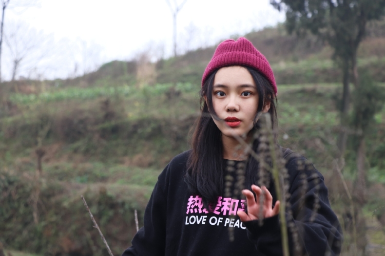 呃-广东省·广州市·增城区-抖音100-我是来自18线公司的练习生，舞蹈特长生，喜欢跳舞拍照，镜头感强，上镜好看，肢体动作强，身材比例好，做练习生前是某杂志社的签约模特，欢迎找我玩