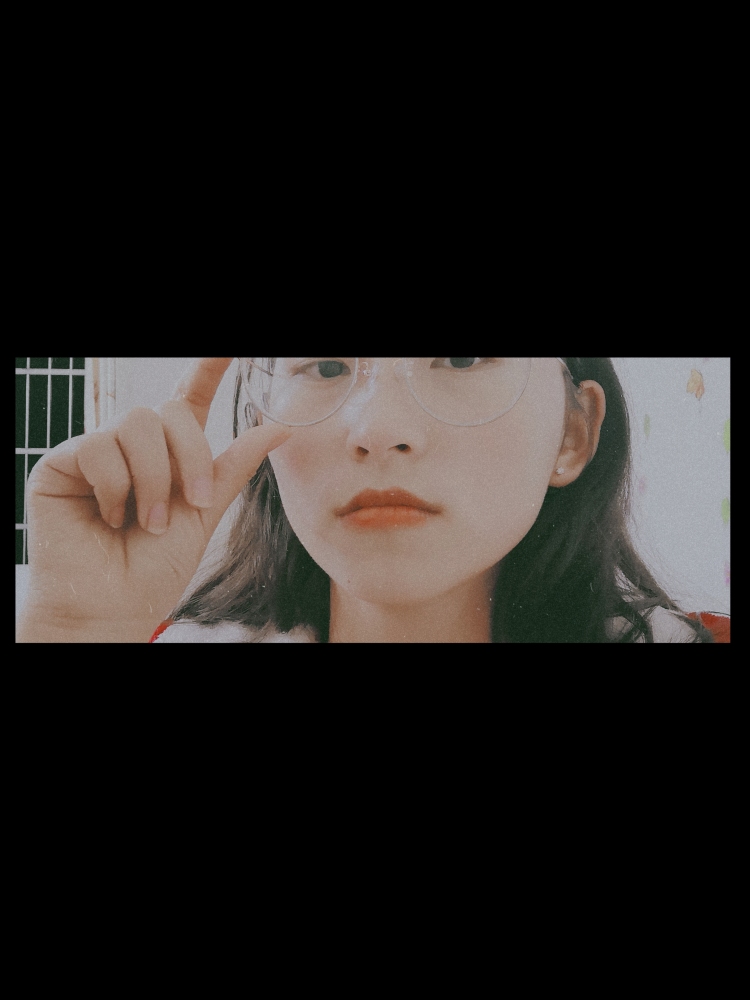 不灵不灵~-重庆市·重庆市·潼南区-西瓜视频,今日头条,抖音号-可微电影制作,和新媒体运营,以及商品买家秀,形貌气质也还行,可hold住多种风格,期待和你的合作!♥️