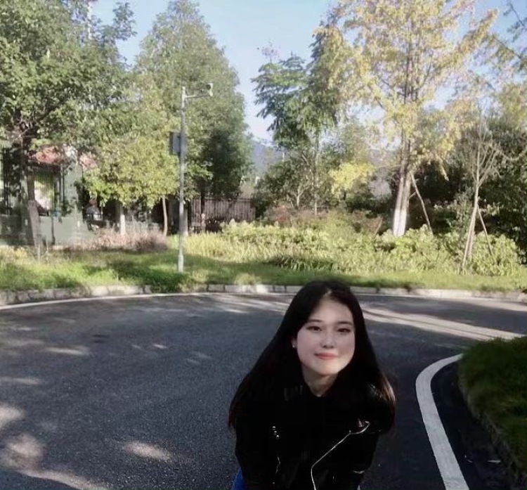 Cicieeche-四川省·遂宁市·射洪县-抖音，知乎，快手，-生活除了苟且还有很多事值得去尝试，运动，旅游，培养审美都渗透在日常生活中啦，不图赚太多钱，更是一种尝试各种风格的机会，挖掘自己，开启自己的小世界