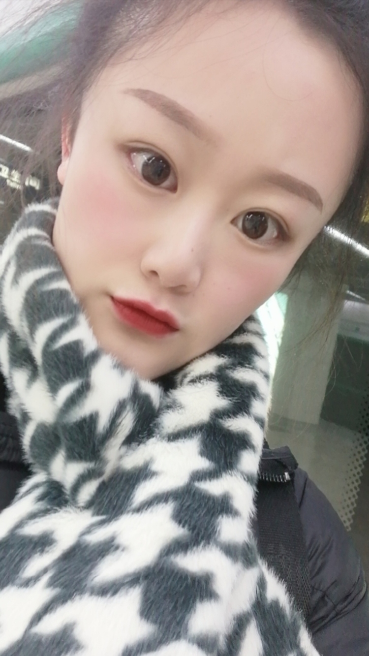 樱桃小狗子 -河北省·保定市·顺平县--学生党一枚,擅长拍照和制作小视频。有抖音,快手围脖等途径,可做作品相关视频另付文字编辑。会拍照p图,按照商家要求,素颜化妆均可。非诚勿扰