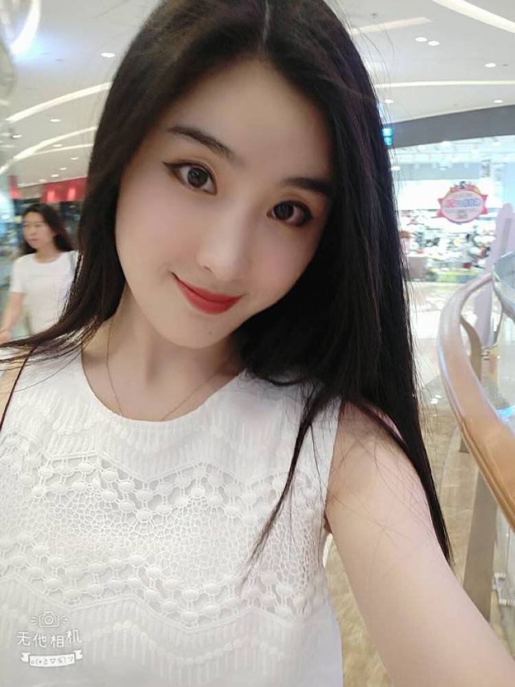 苗苗-吉林省·长春市·绿园区-朋友圈-淘气值1451,喜欢购物,会化妆,穿搭,平时也是比较喜欢拍照,可以接买家秀,来吧,砸单吧!