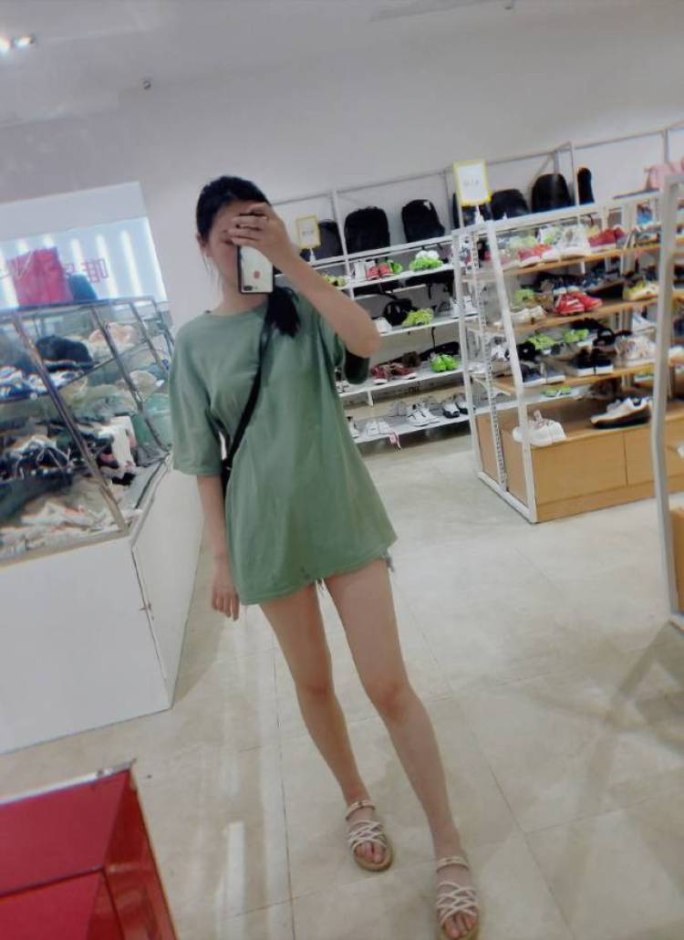 美少女-贵州省·贵阳市·观山湖区-抖音,快手,***-身高165 体重98. 淘宝买家秀网拍 风格多变 喜欢📷 分享生活 🉑️接任何文案 努力的人不会被辜负~