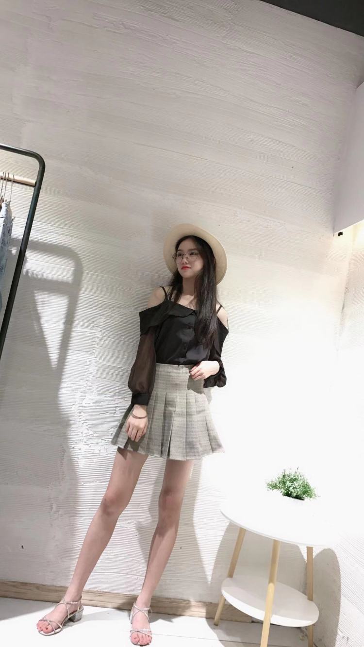 fairy-湖南省·郴州市·嘉禾县--本人身高162,体重85斤,喜欢拍照,会p图,空闲时间充足,之前做过服装销售,懂得服装搭配与拍照技巧。