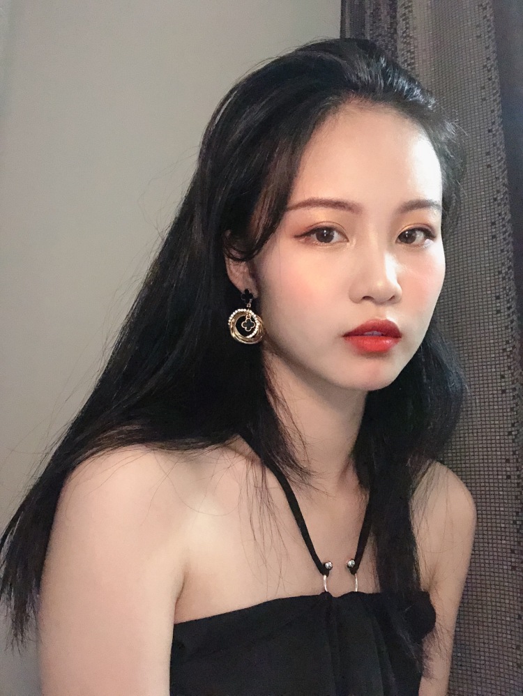 Kiki-广东省·广州市·增城区-微博-喜欢吃、拍照、化妆、玩、运动!喜欢在***分享购物,在微博分享自拍,朋友圈晒运动哈哈哈!目前正在努力学习自媒体❤️争取当个好博主!