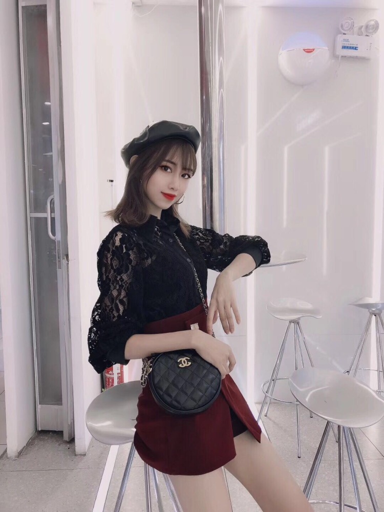 A*🔱精品欧韩货女装-福建省·泉州市·晋江市-抖音,***-本人长期拍摄服装 多年经验 有和奢侈品品牌女装合照 还有服装城批发长期 做模特拍版本人从事多年模特 经验足 会拍照修图 有自己工作室 现有时间兼职或者长期接单 各类平台作品 拍摄 抖音粉丝4万 小红色