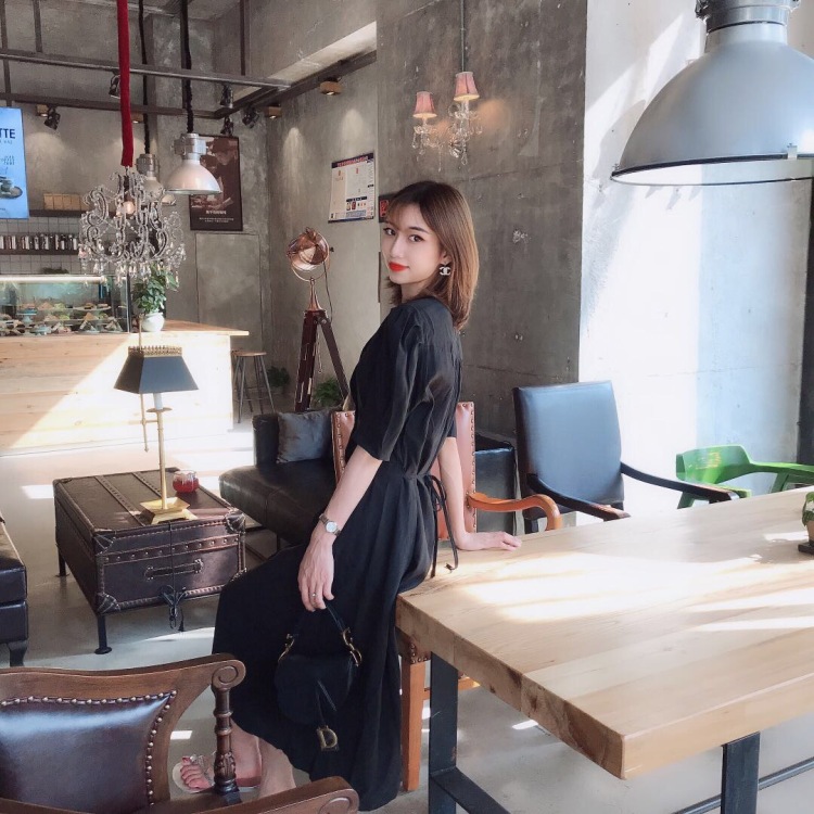 A*🔱精品欧韩货女装-福建省·泉州市·晋江市-抖音,***-本人长期拍摄服装 多年经验 有和奢侈品品牌女装合照 还有服装城批发长期 做模特拍版本人从事多年模特 经验足 会拍照修图 有自己工作室 现有时间兼职或者长期接单 各类平台作品 拍摄 抖音粉丝4万 小红色