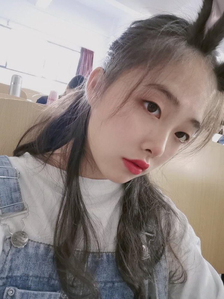 妄言-广东省·深圳市·罗湖区-抖音,***-没事喜欢拍拍照,想应聘买家秀,耳饰、项链、手链、等等(简单的拍照模式哦),身高164cm,体重46公斤,来找我合作吧!