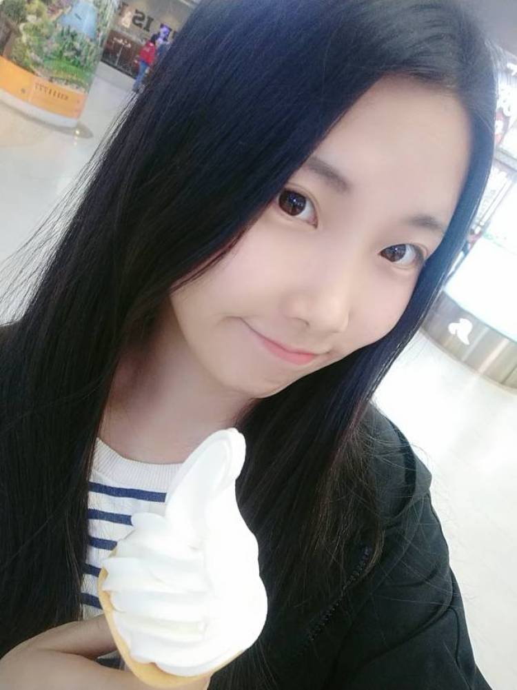 甚是乖巧.-北京市·北京市·大兴区-无-可寄拍买家秀,服饰、耳饰、项链、手链、鞋等等,来尝试一下,不瘦不胖,刚刚好。