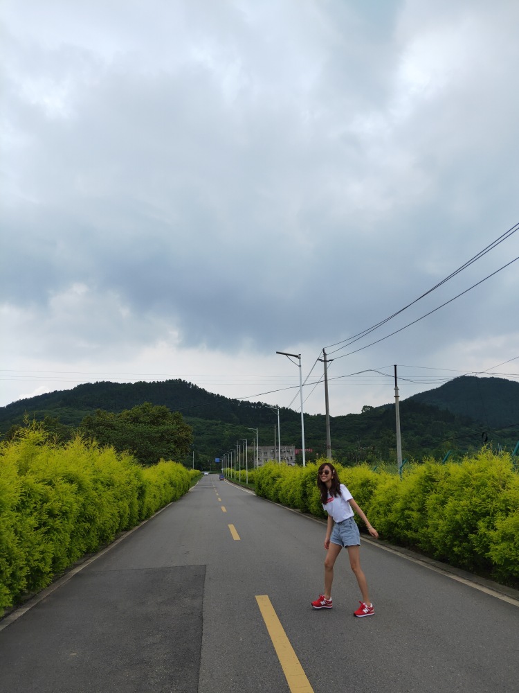 喵小仙-四川省·成都市·成华区--身高163 ,体重84 ,不挑有单就接。本人幼师一名,会跳简单的舞蹈,会剪辑视频。编辑文案?
