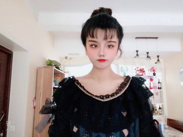 敲敲凡-山东省·临沂市·郯城县--本人比较甜美可爱,会p图。身高160cm体重48kg,会跳舞接受能力比较强在校大学生。