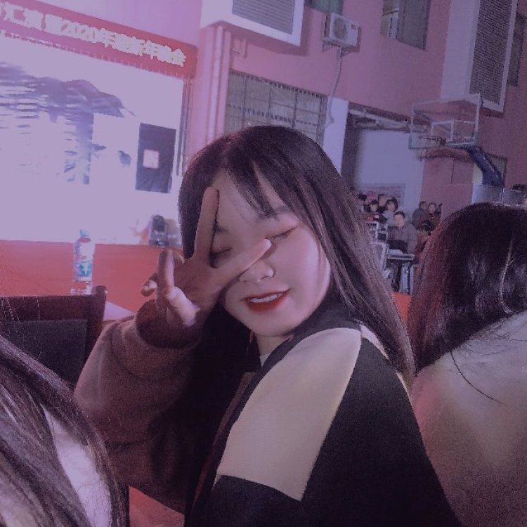 白昼-江西省·赣州市·大余县-快手-是一个学生,身高156,体重42公斤,可接耳饰,衣服化妆品之类的,我想接单,可以看看我!