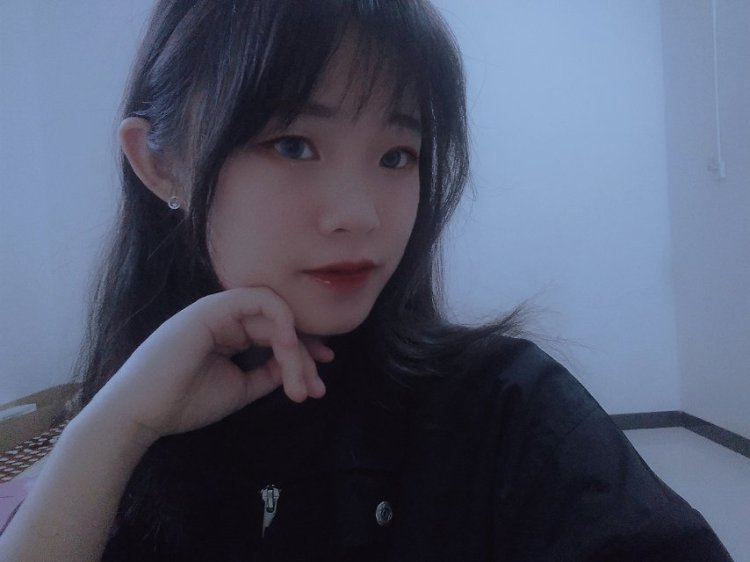 白昼-江西省·赣州市·大余县-快手-是一个学生,身高156,体重42公斤,可接耳饰,衣服化妆品之类的,我想接单,可以看看我!