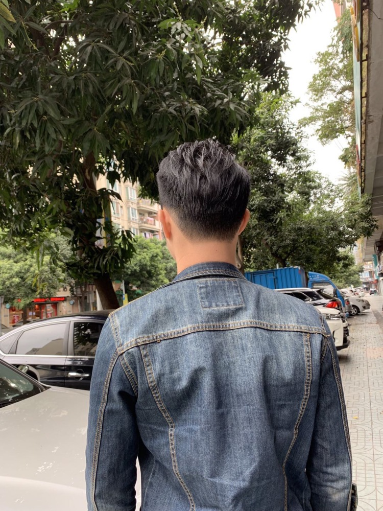 关阝展益-广东省·惠州市·惠阳区--我也是莫名其妙来到这里,曾经有老师让我去拍淘宝,我还小,后来又陆陆续续有人说我可以试拍男装,但我是门外汉啊,就试一下吧