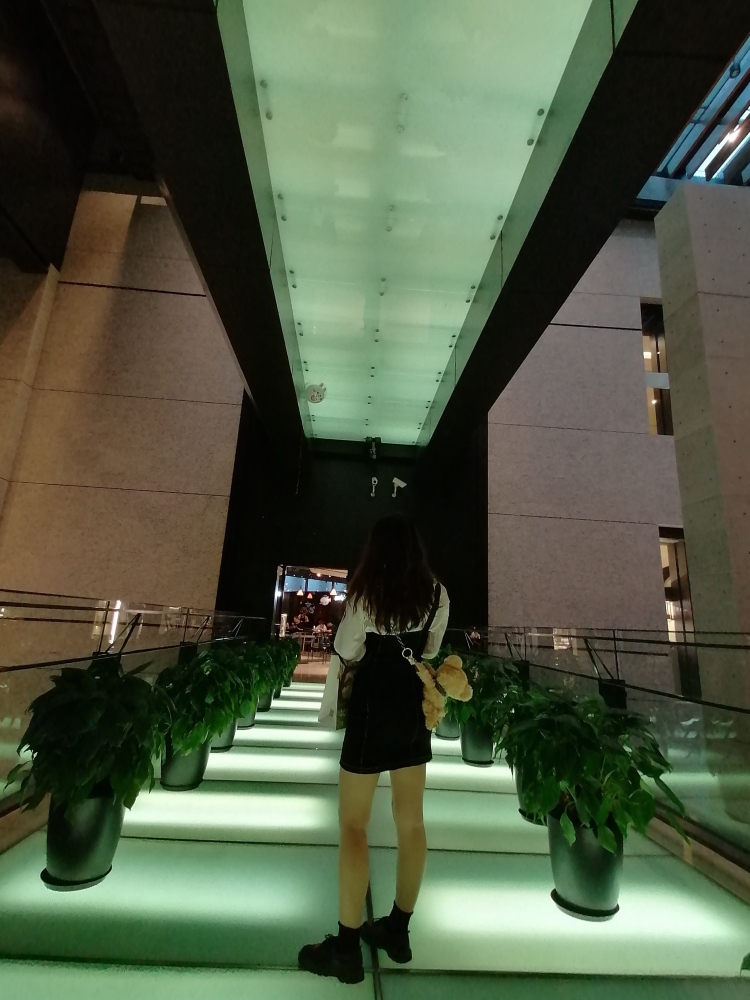 李不羁-江西省·南昌市·西湖区-微博、微信朋友圈、抖音、***-还是在校学生,实习生,可以忙于课业间想赚点零花钱,🉑 p图,🉑 接寄拍🉑 接买家秀,会韩式穿搭!🉑 接假发寄拍!(本人很喜欢假发)🉑 接文字单(打字很快效率高)还会一点视频剪辑和音频剪辑可以做影集,才