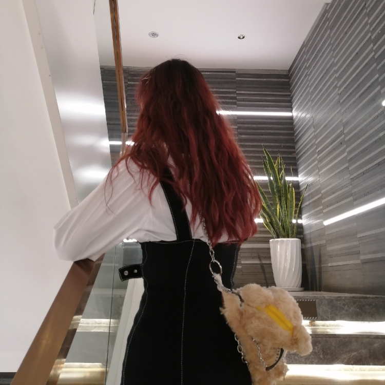 李不羁-江西省·南昌市·西湖区-微博、微信朋友圈、抖音、***-还是在校学生,实习生,可以忙于课业间想赚点零花钱,🉑 p图,🉑 接寄拍🉑 接买家秀,会韩式穿搭!🉑 接假发寄拍!(本人很喜欢假发)🉑 接文字单(打字很快效率高)还会一点视频剪辑和音频剪辑可以做影集,才