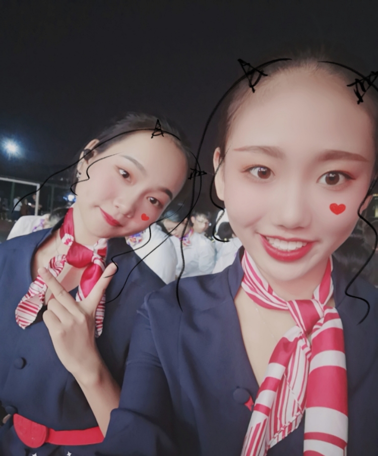 Ambition🍉-安徽省·滁州市·定远县-抖音-空乘专业在校学生，会舞蹈，钢琴，吉他
会修图，摄影
接网拍 卖家秀（风格多变）礼仪（参加过很多会展礼仪，接待兼职）有经验