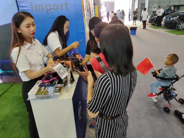 Ambition🍉-安徽省·滁州市·定远县-抖音-空乘专业在校学生,会舞蹈,钢琴,吉他
会修图,摄影
接网拍 卖家秀(风格多变)礼仪(参加过很多会展礼仪,接待兼职)有经验
