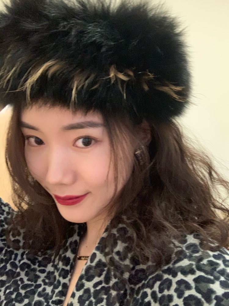 三一妻_-辽宁省·大连市·中山区--164.90.平时喜欢拍照!去各种网红店探店以及艺术展拍照!擅长服装搭配,首饰搭配!喜欢进行***微博等软件文案编辑!