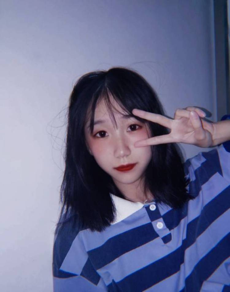 奶喵 ฅ-陕西省·西安市·临潼区-抖音,***-高中生,可利用休闲时间拍照,主要可以接买家秀,会修图,会拍摄,第一次做网拍